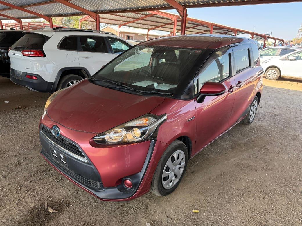 Toyota Sienta 2016 model 7 seater hybrid