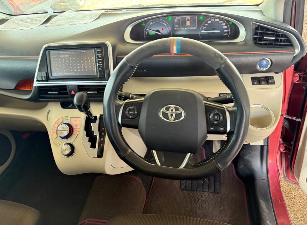 Toyota Sienta 2016 model 7 seater hybrid
