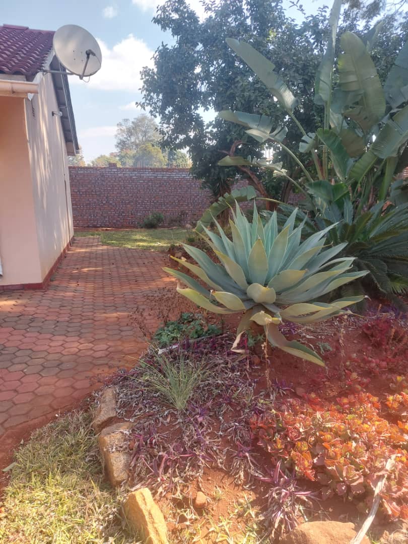 2 bed cottage in Pomona