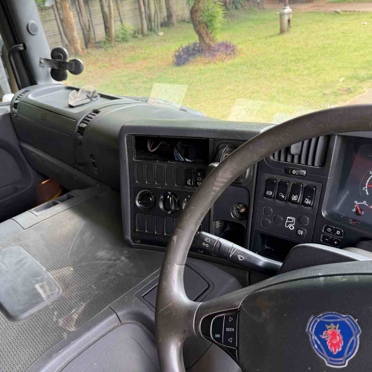 Scania P230 Curtain Side Truck