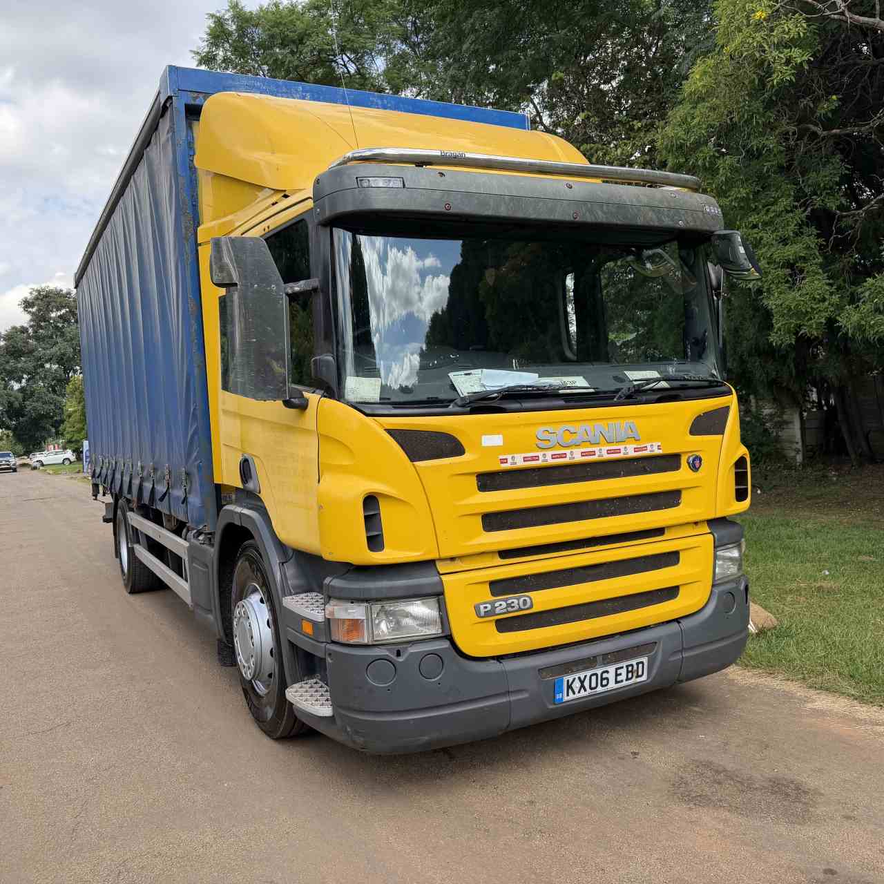 Scania P230 Curtain Side Truck